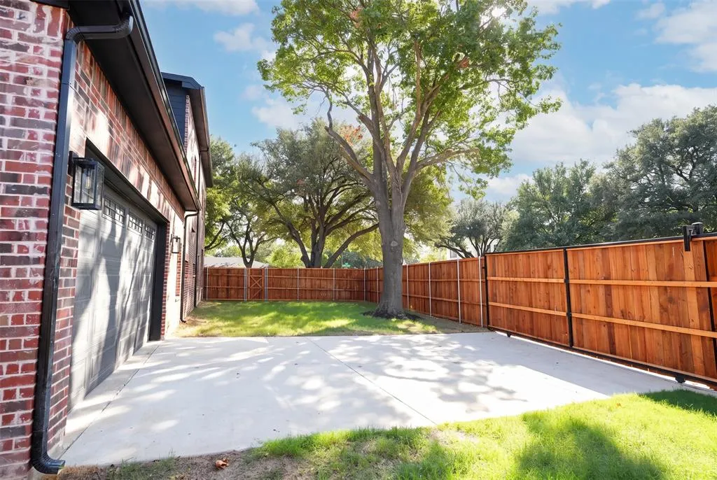 3507 Warick Drive