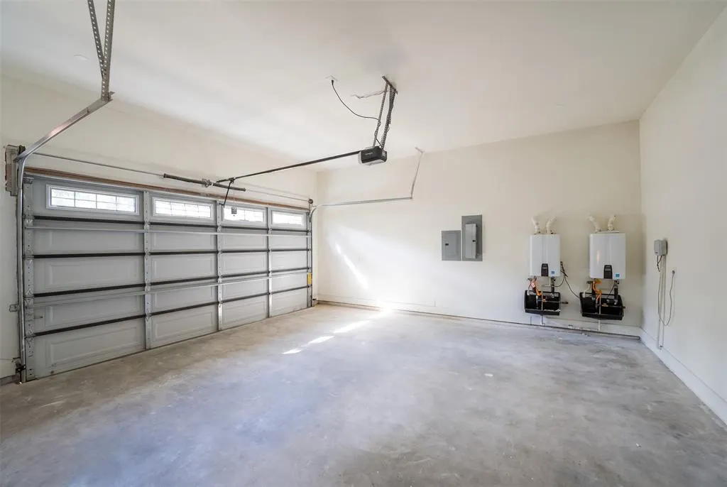 3507 Warick Drive