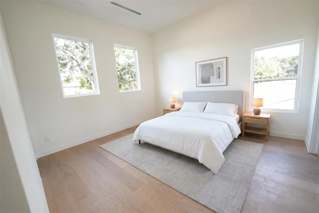 3507 Warick Drive