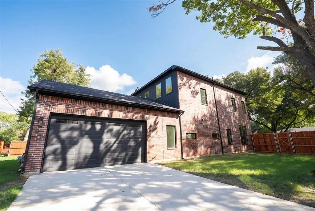 3507 Warick Drive