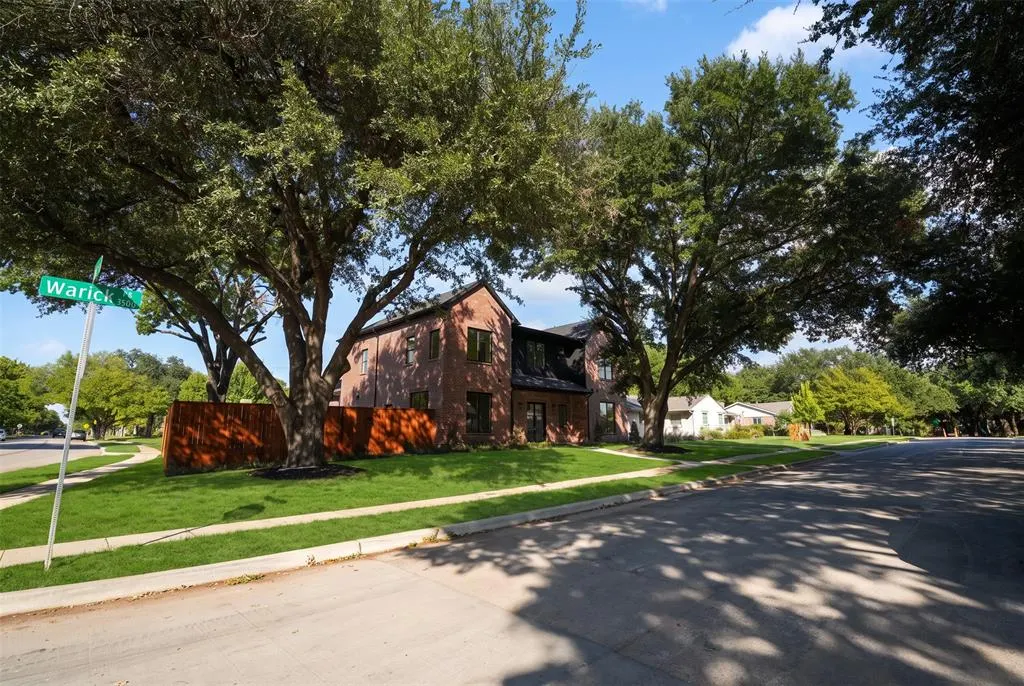 3507 Warick Drive