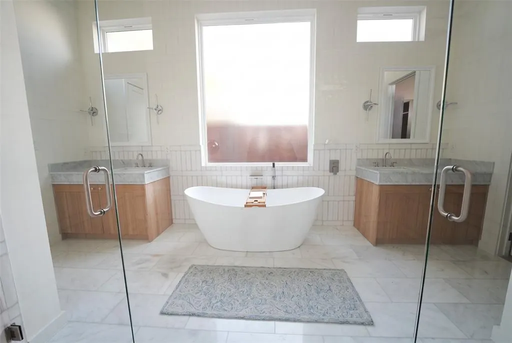 3507 Warick Drive