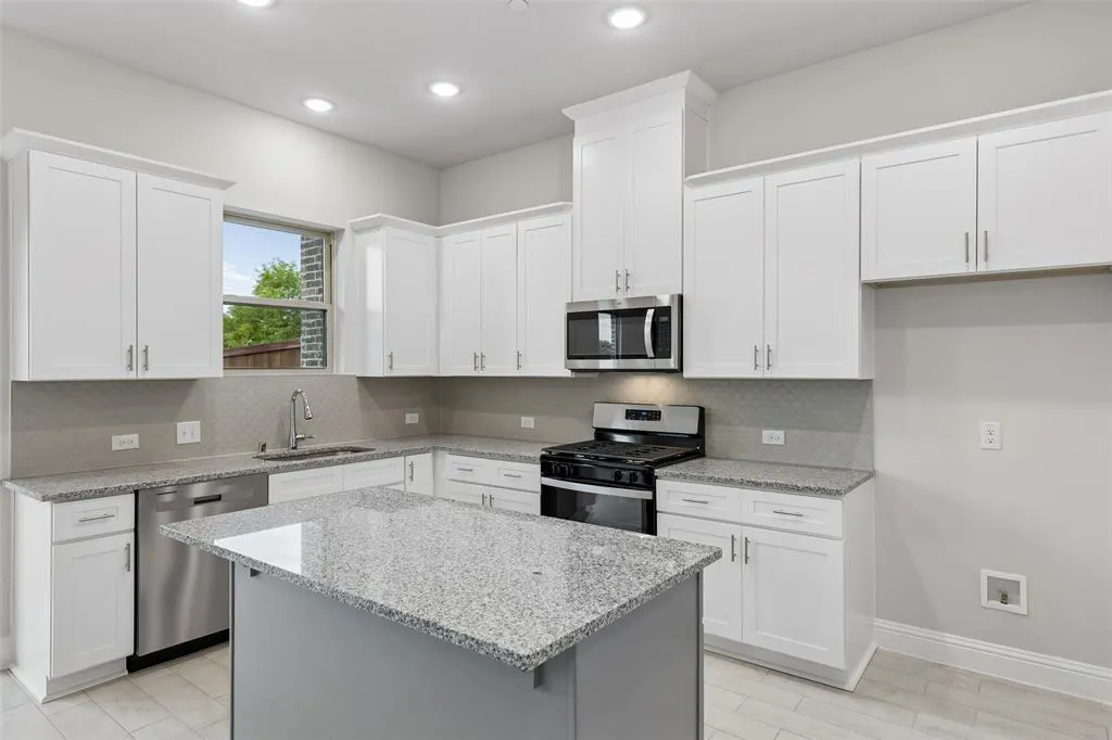 928 Heart Reef Road