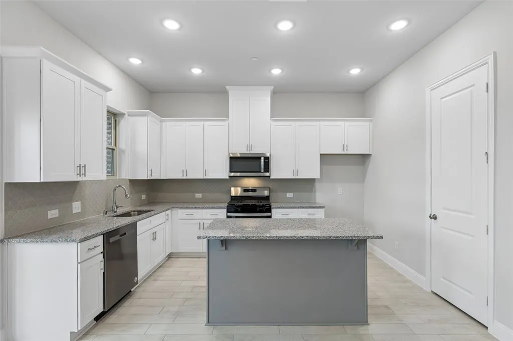 928 Heart Reef Road