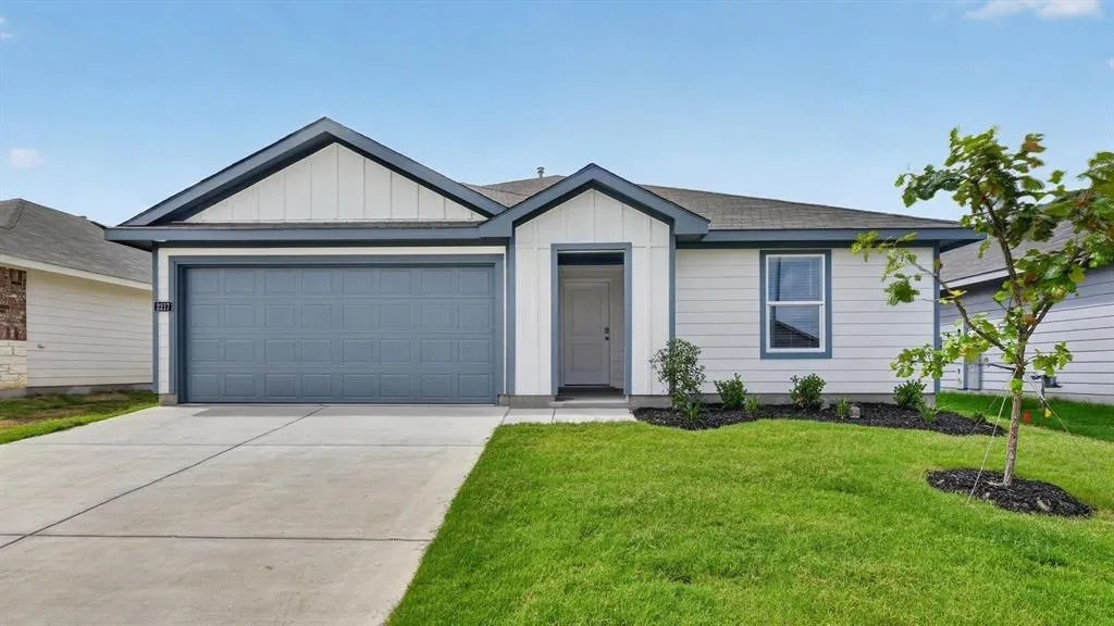 807 SOMERSET Way