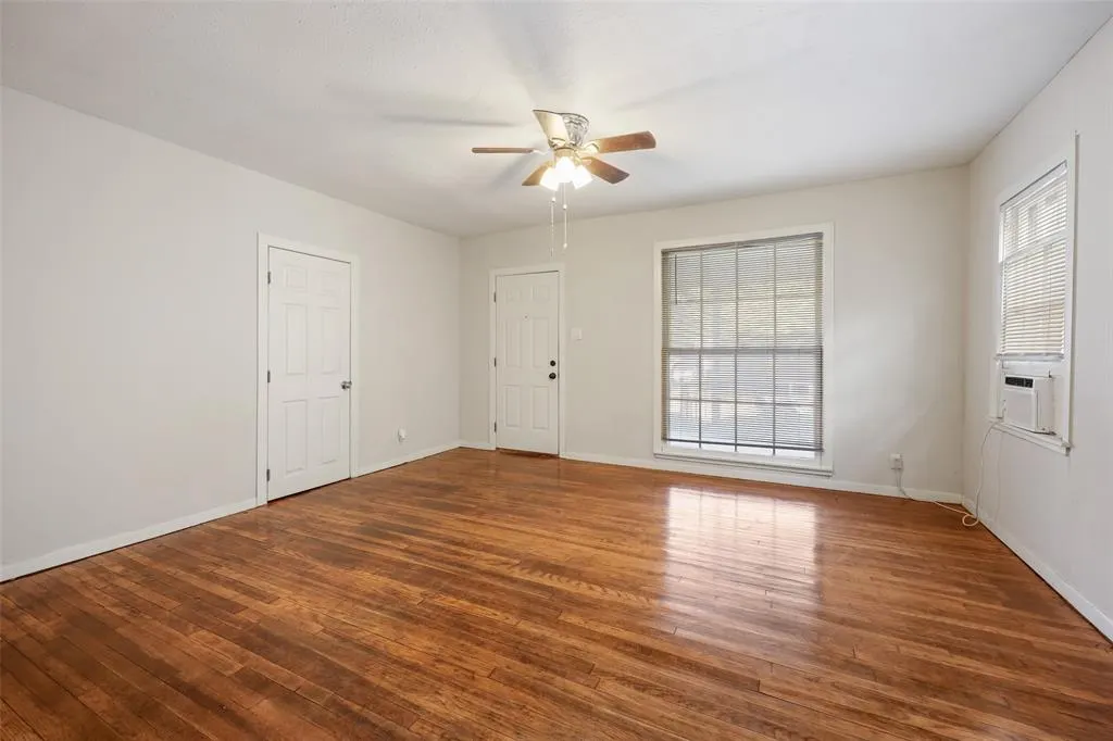 224 W Hull Street #101-3