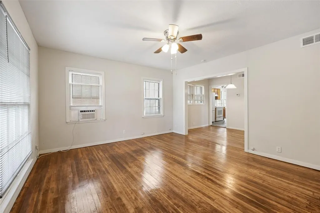 224 W Hull Street #101-3