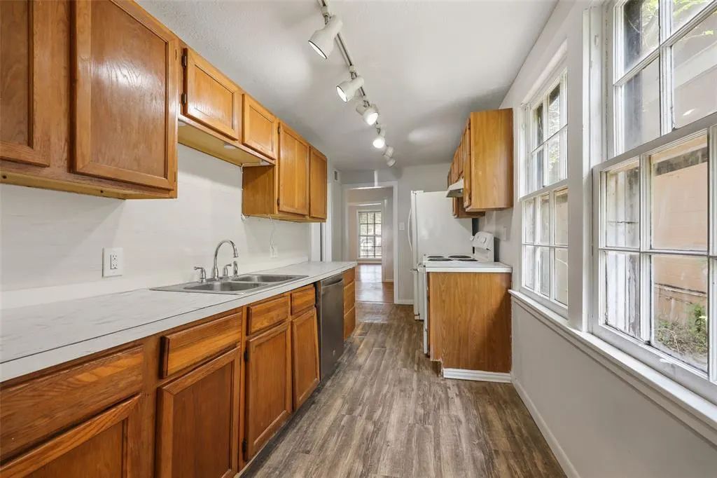 224 W Hull Street #101-3