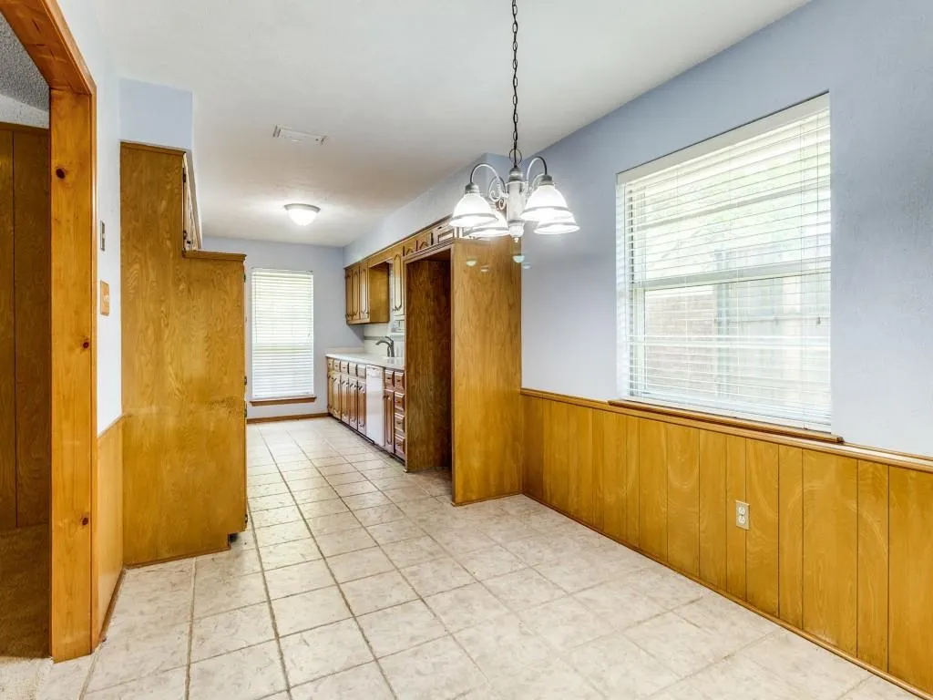 2007 Mistletoe Drive