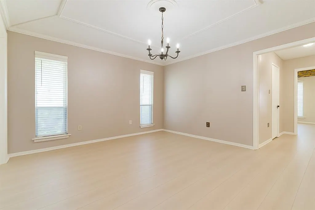 2007 Mistletoe Drive