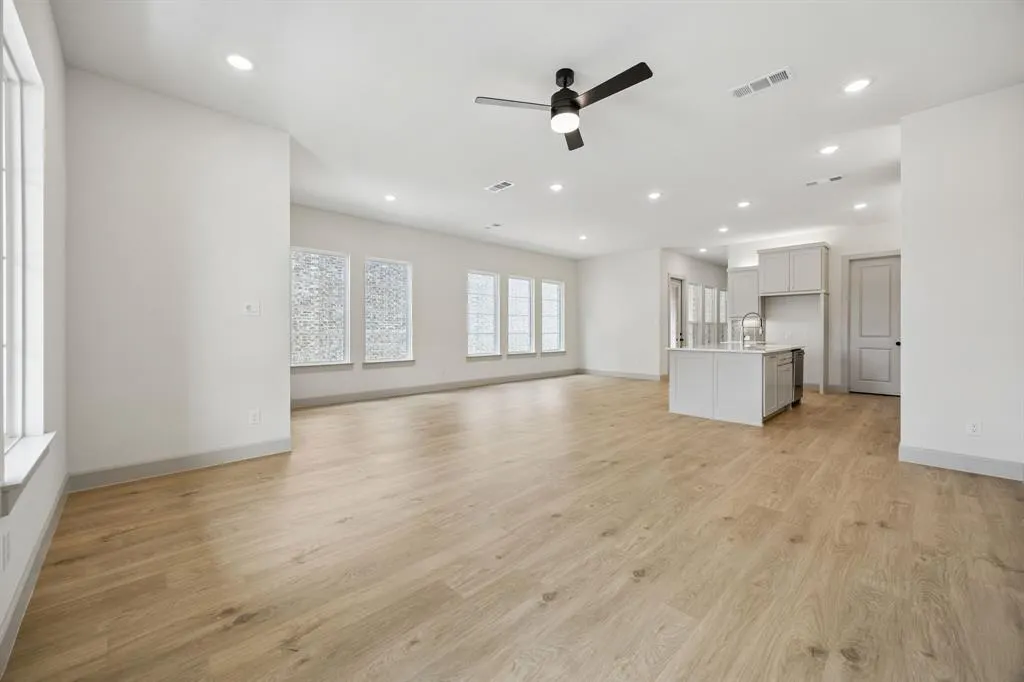 312 Callum Parkway
