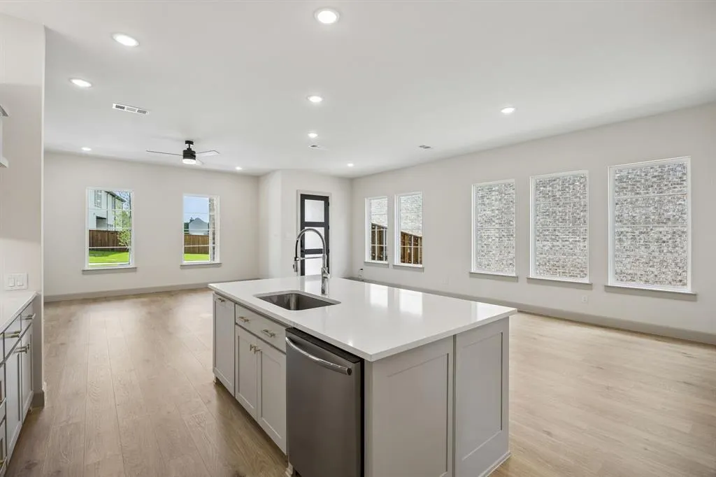 312 Callum Parkway