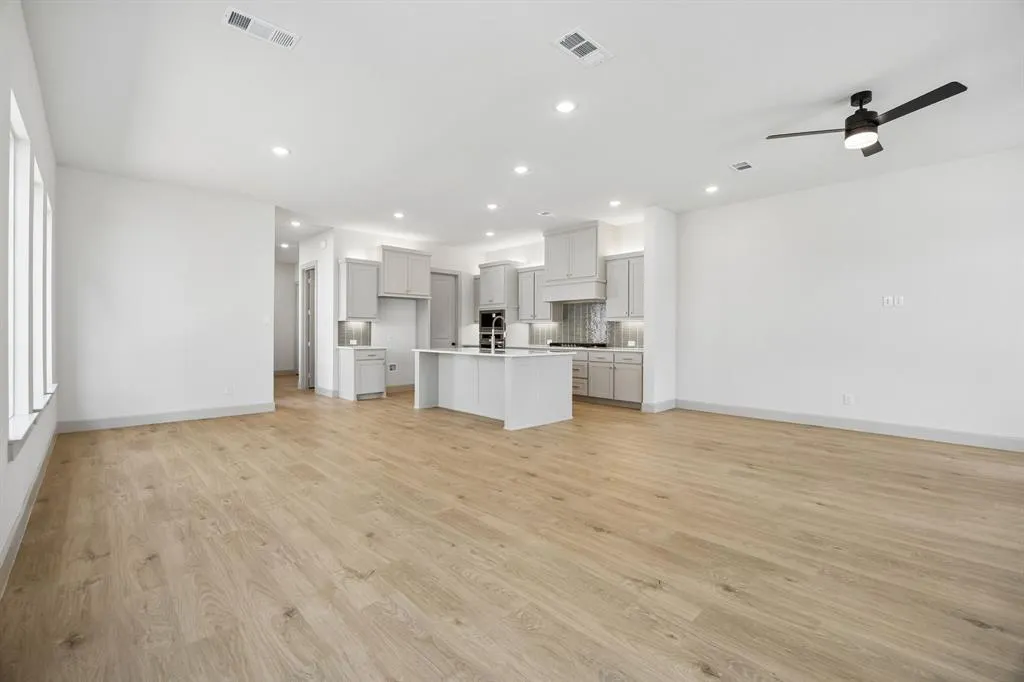 312 Callum Parkway