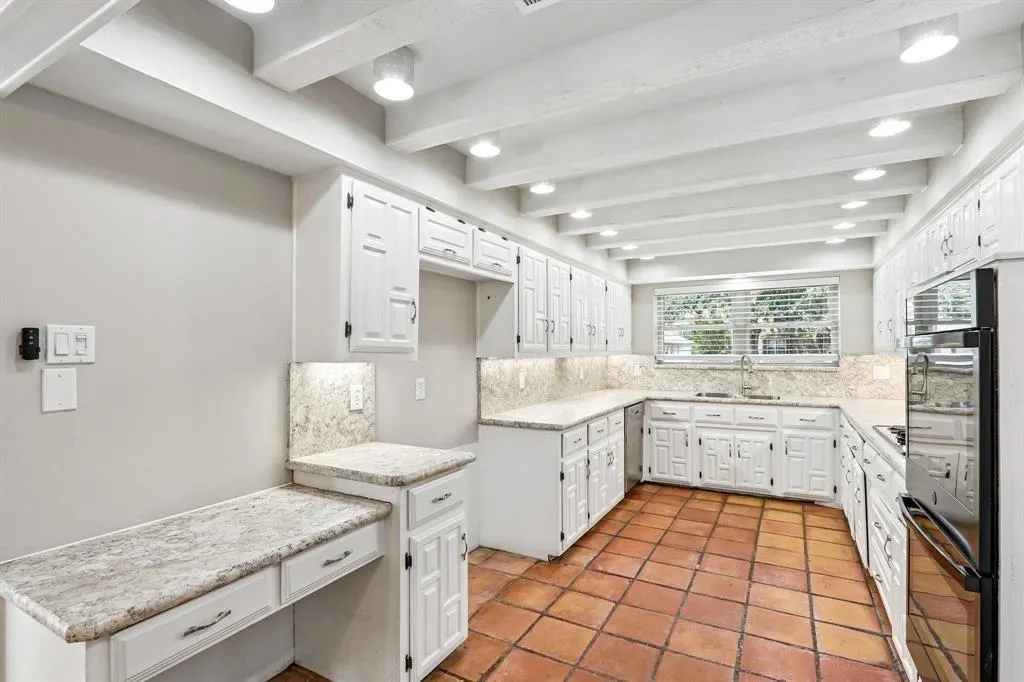 2840 Meadowbrook Drive
