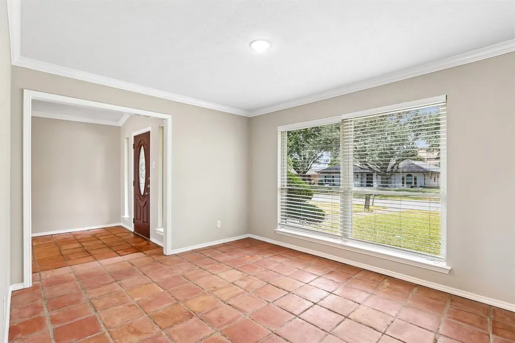 2840 Meadowbrook Drive