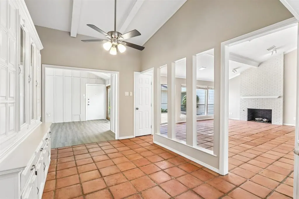 2840 Meadowbrook Drive