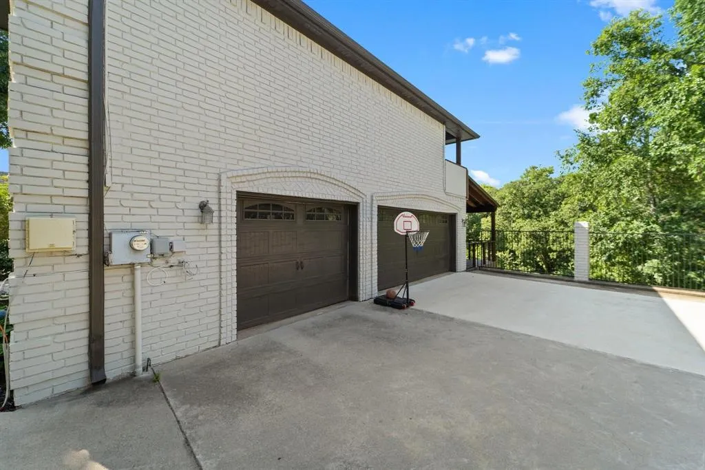 621 Somerset Drive