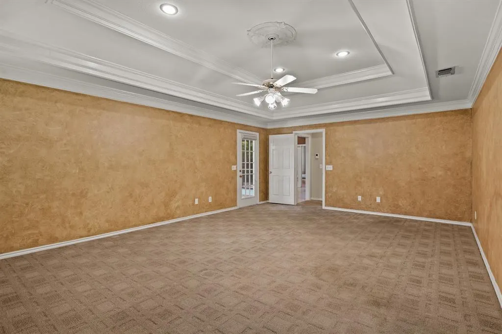 212 Turnberry Circle
