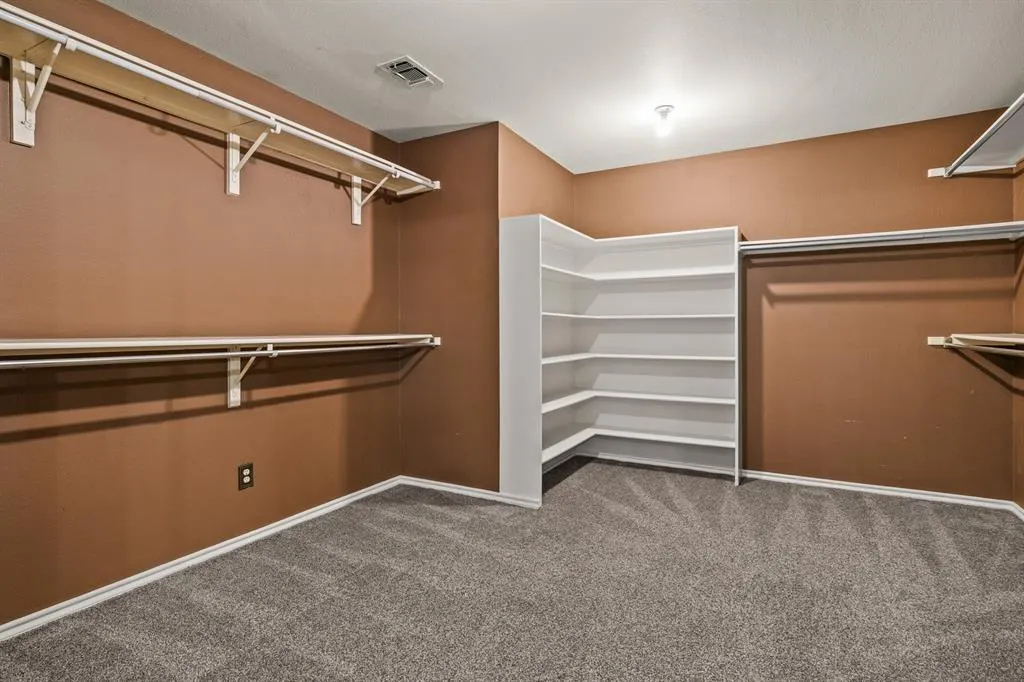212 Turnberry Circle