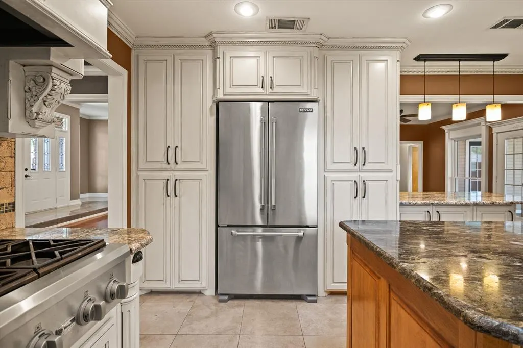 212 Turnberry Circle