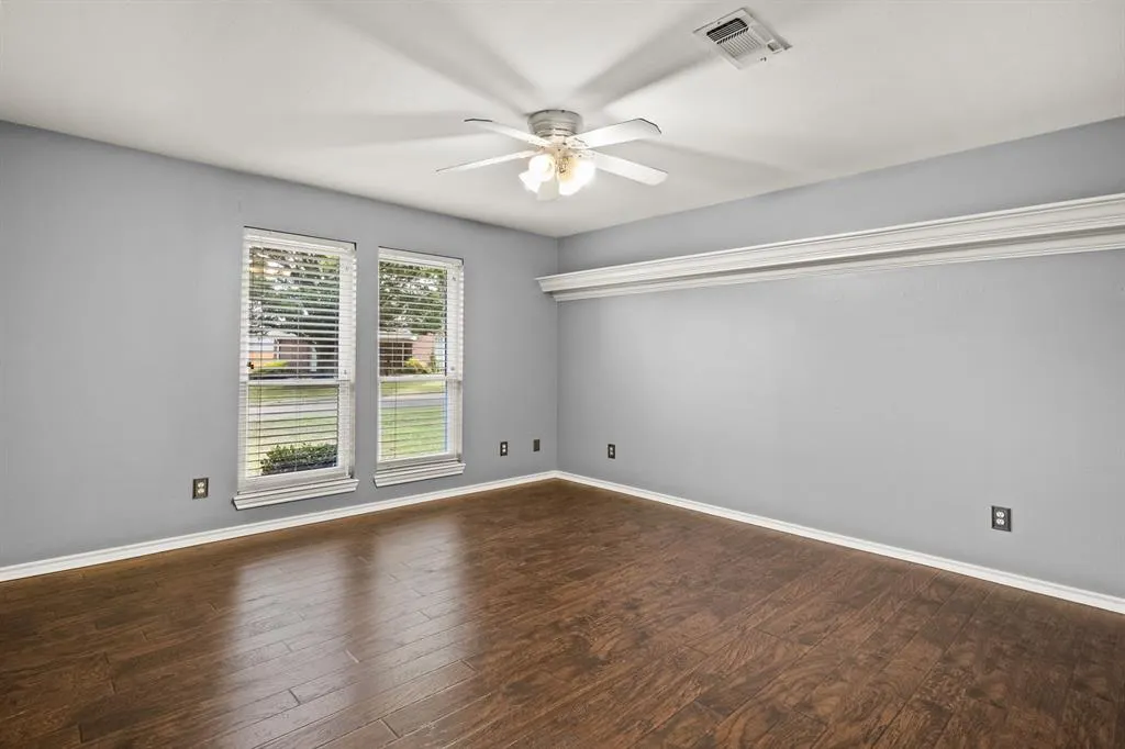212 Turnberry Circle