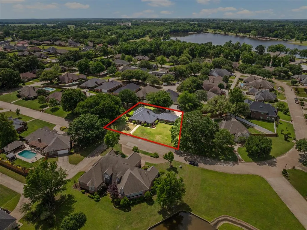 212 Turnberry Circle