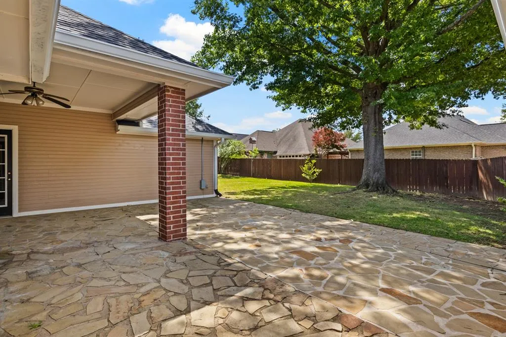 212 Turnberry Circle