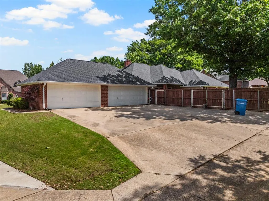 212 Turnberry Circle