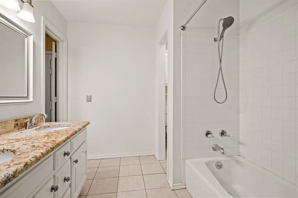 212 Turnberry Circle