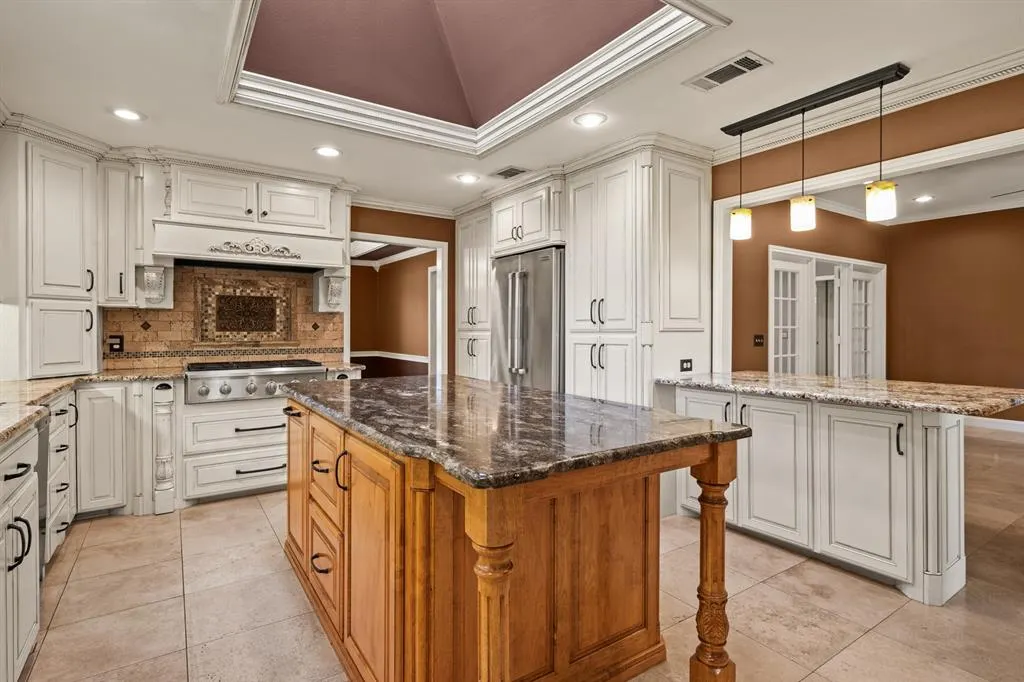212 Turnberry Circle