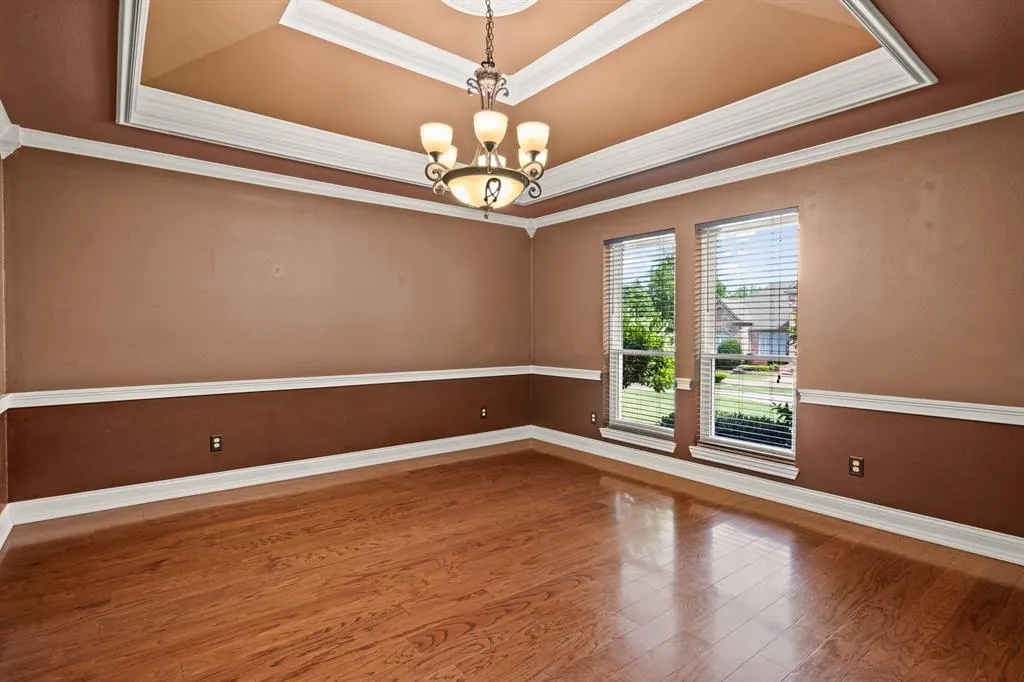 212 Turnberry Circle