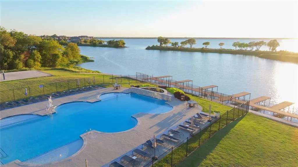 411 Aqua Court