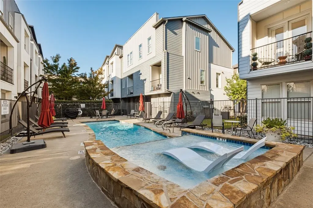4211 Rawlins Street #642