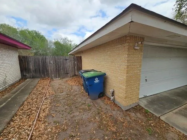 1413 Las Palmas Circle