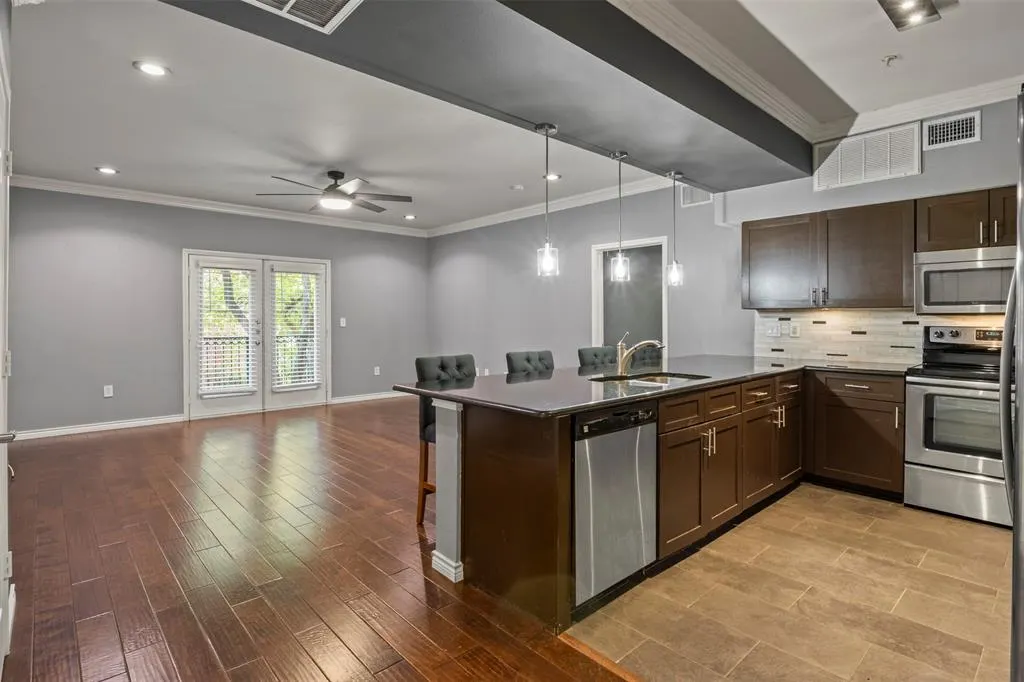 3102 Kings Road #3104