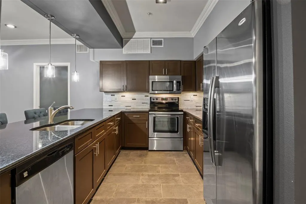 3102 Kings Road #3104