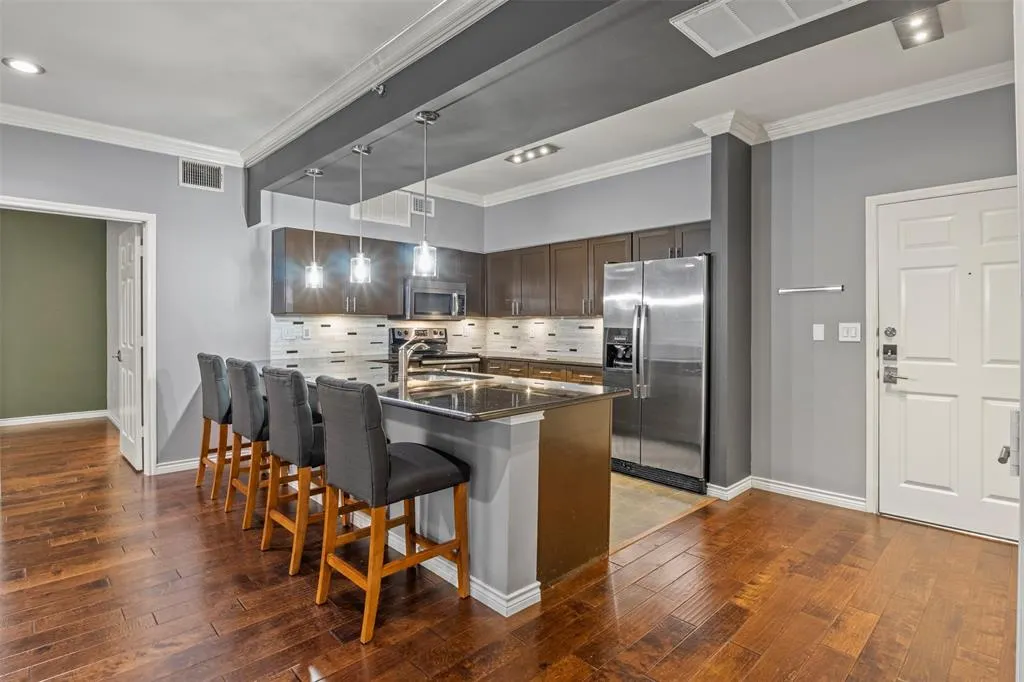 3102 Kings Road #3104