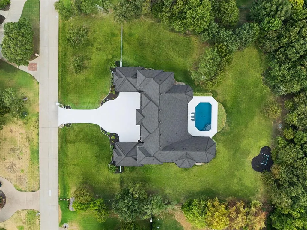 5704 Lighthouse Drive