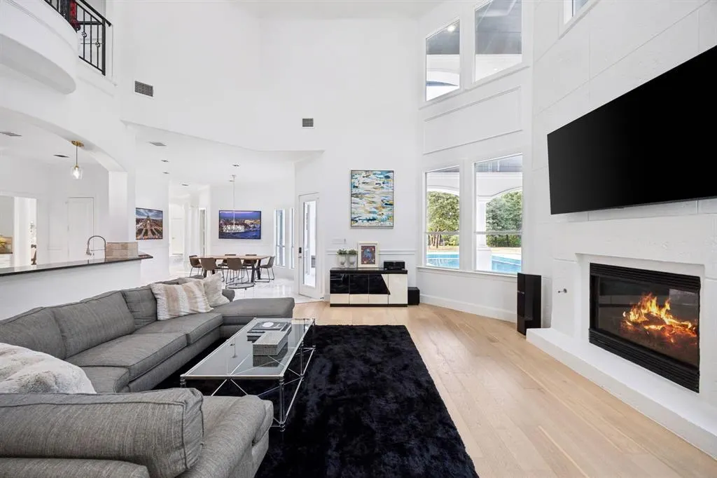 5704 Lighthouse Drive