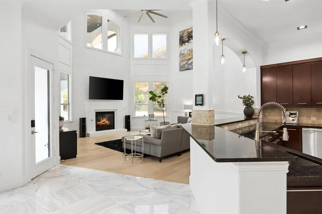 5704 Lighthouse Drive