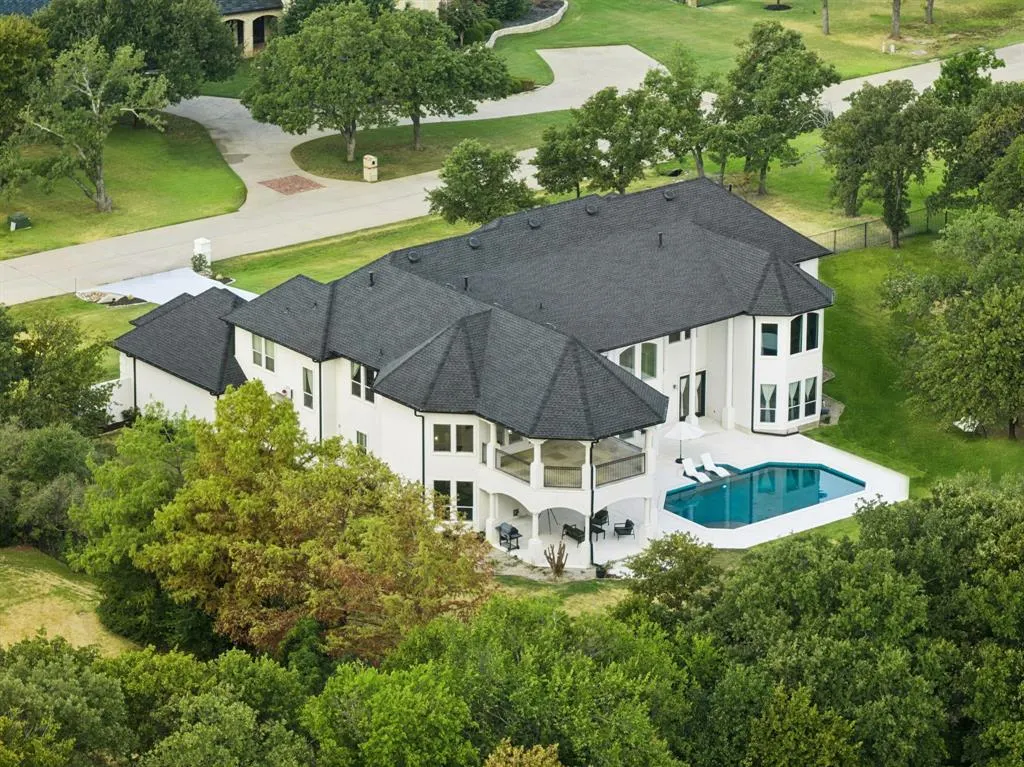 5704 Lighthouse Drive