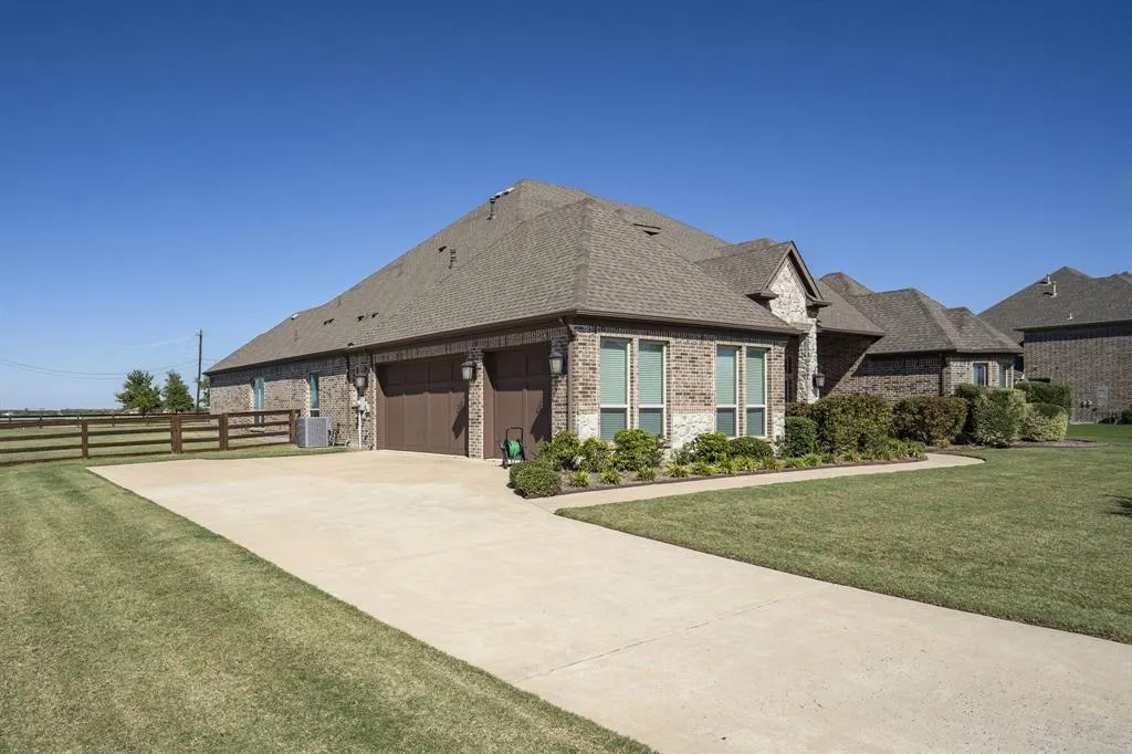 2924 Prairie View Drive