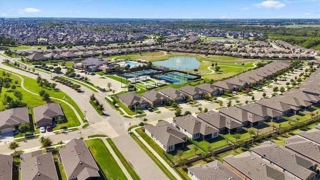 965 Memorial Drive