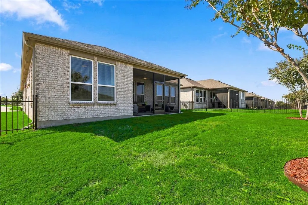965 Memorial Drive