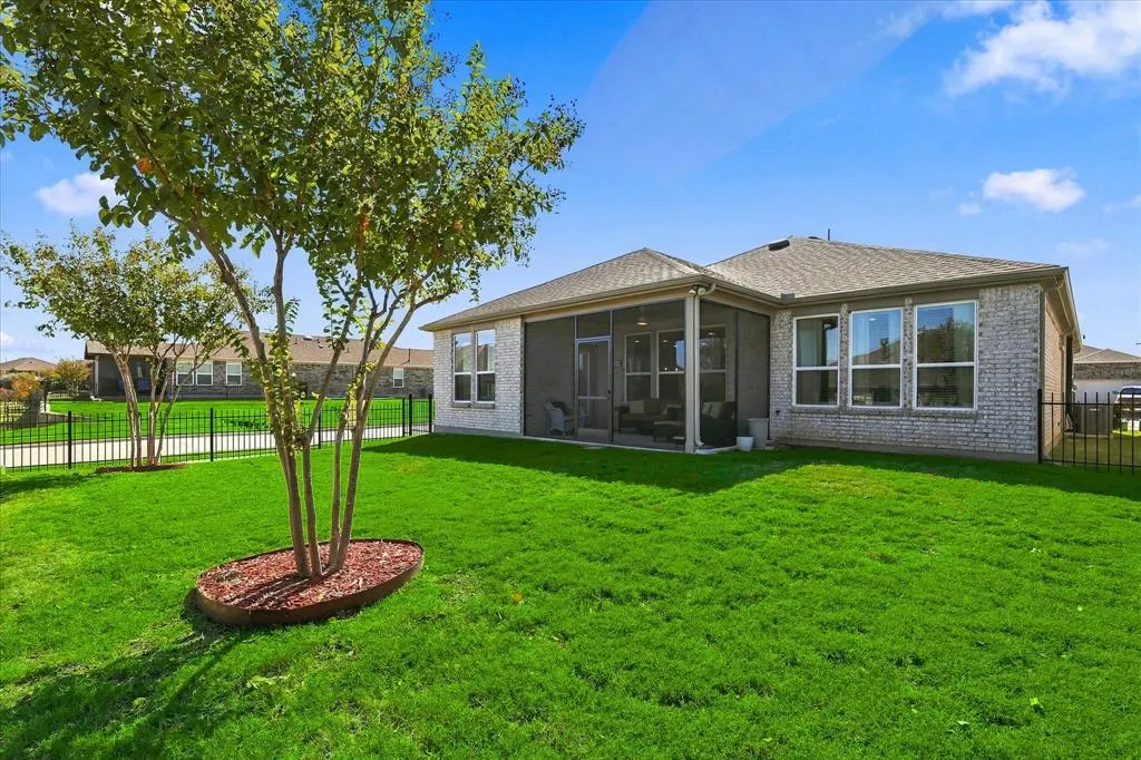 965 Memorial Drive