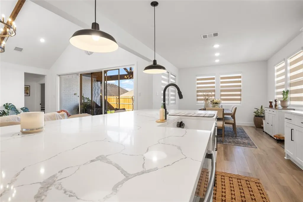 221 Diamond Dale