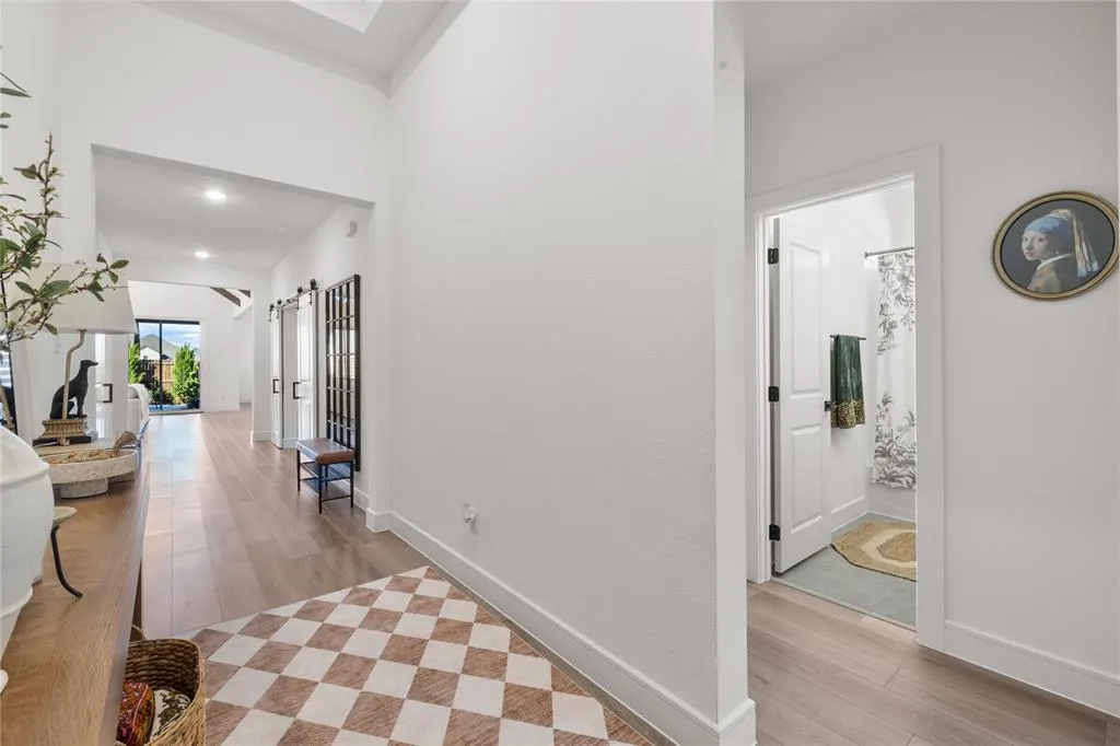 221 Diamond Dale