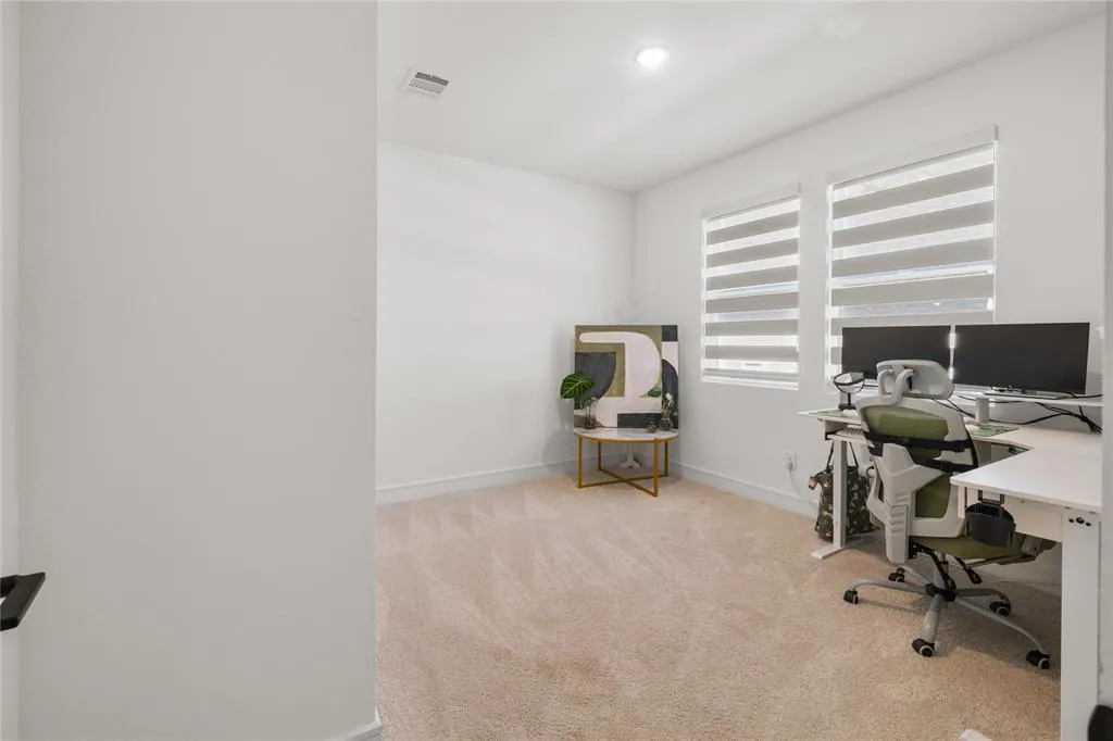 221 Diamond Dale