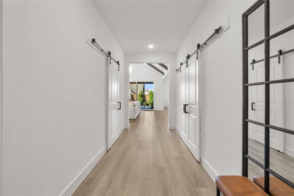 221 Diamond Dale