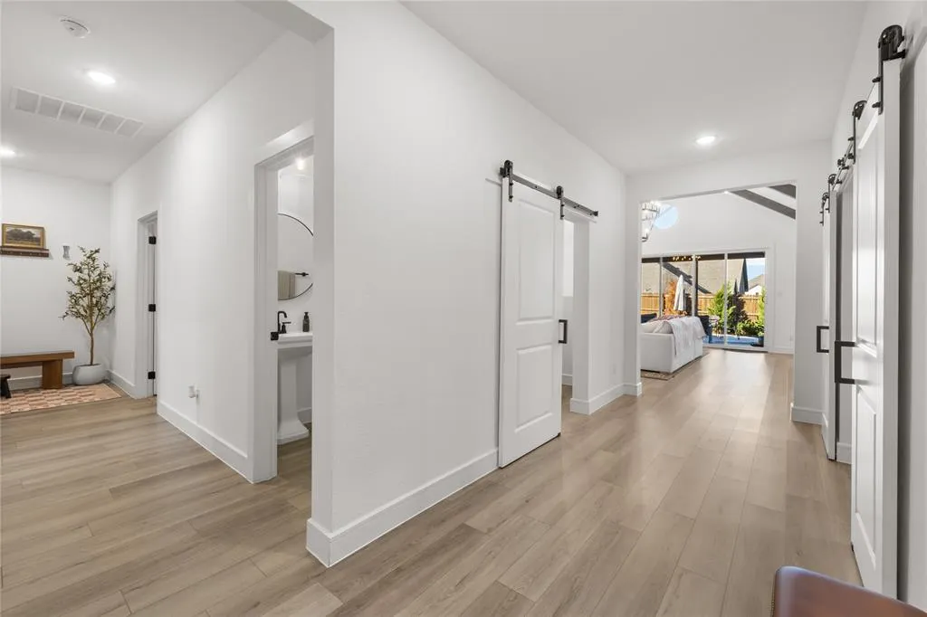 221 Diamond Dale